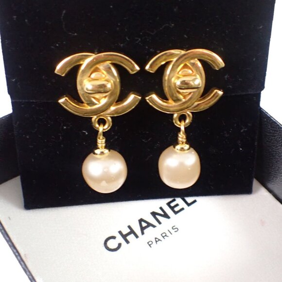 CHANEL Silver Pearl Earrings - Picture 1 of 11